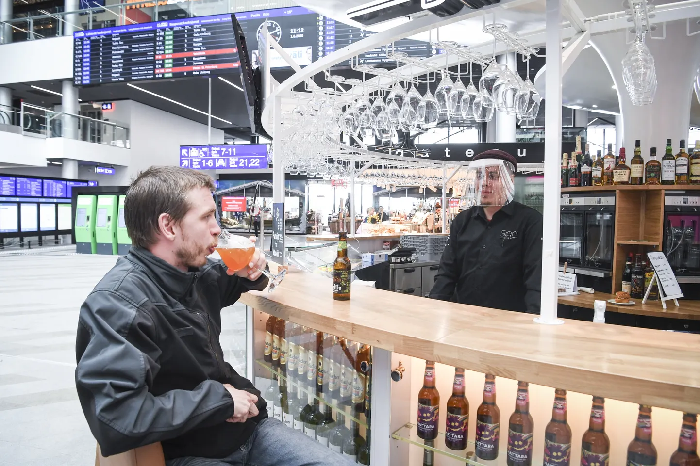 Raudteejaama baar Helsingis.