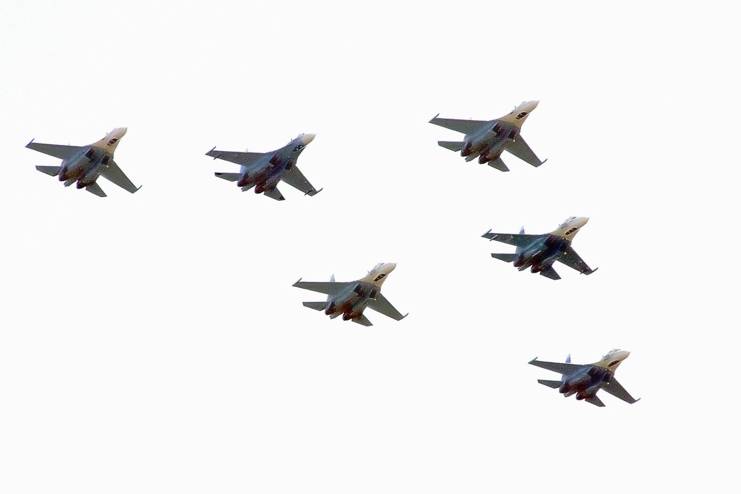 Vene ründelennukid Su-24 õhuetendusel S verdlovski oblastis.