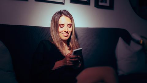 Iisraeli esimene onlyfansitar meelitas vanemad mehed oma inetusse lõksu