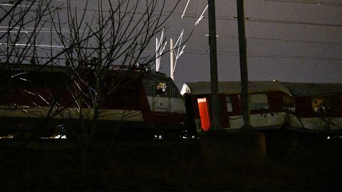ФОТО ⟩ В Словакии столкнулись два поезда