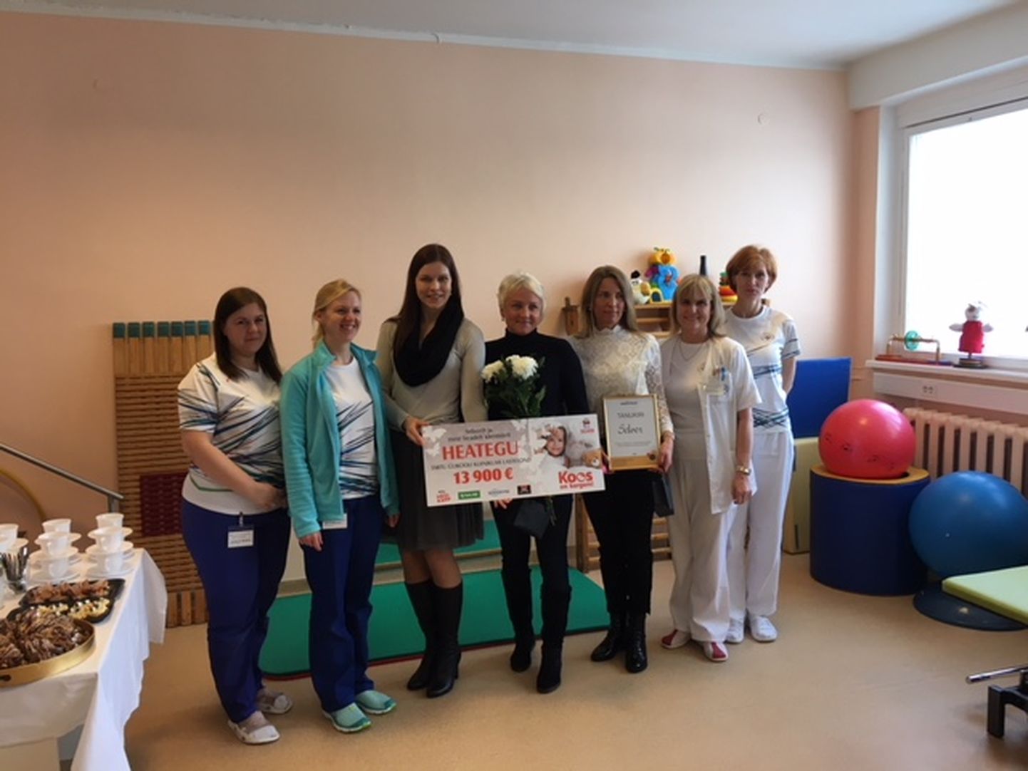Tartu Selverid kogusid lastefondile annetusi ja täna anti need Tartu ülikooli kliinikumi lastefondile üle.