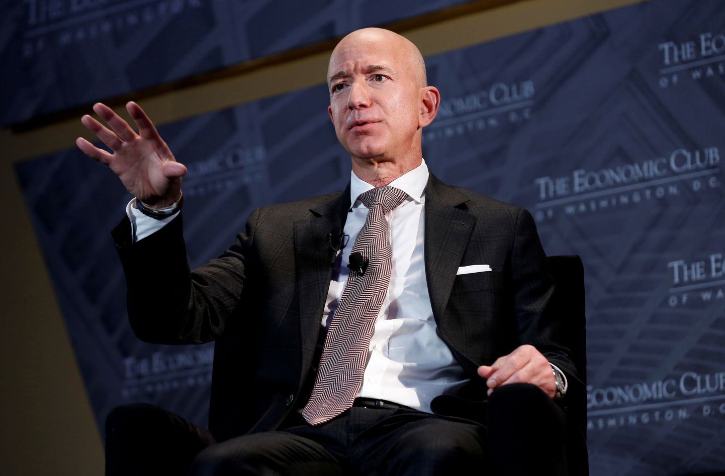 Amazoni  suuromanik ja tegevjuht Jeff Bezos.