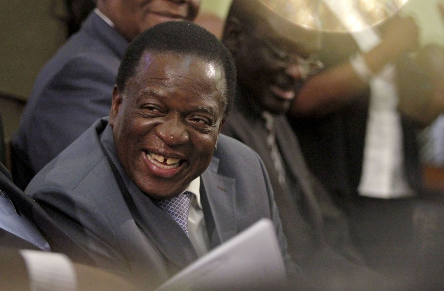 Zimbabwe endine asepresident valiti eile toimunud ZANU-PFi parteiistungil Robert Mugabe asemel võimuerakonna uueks liidriks.