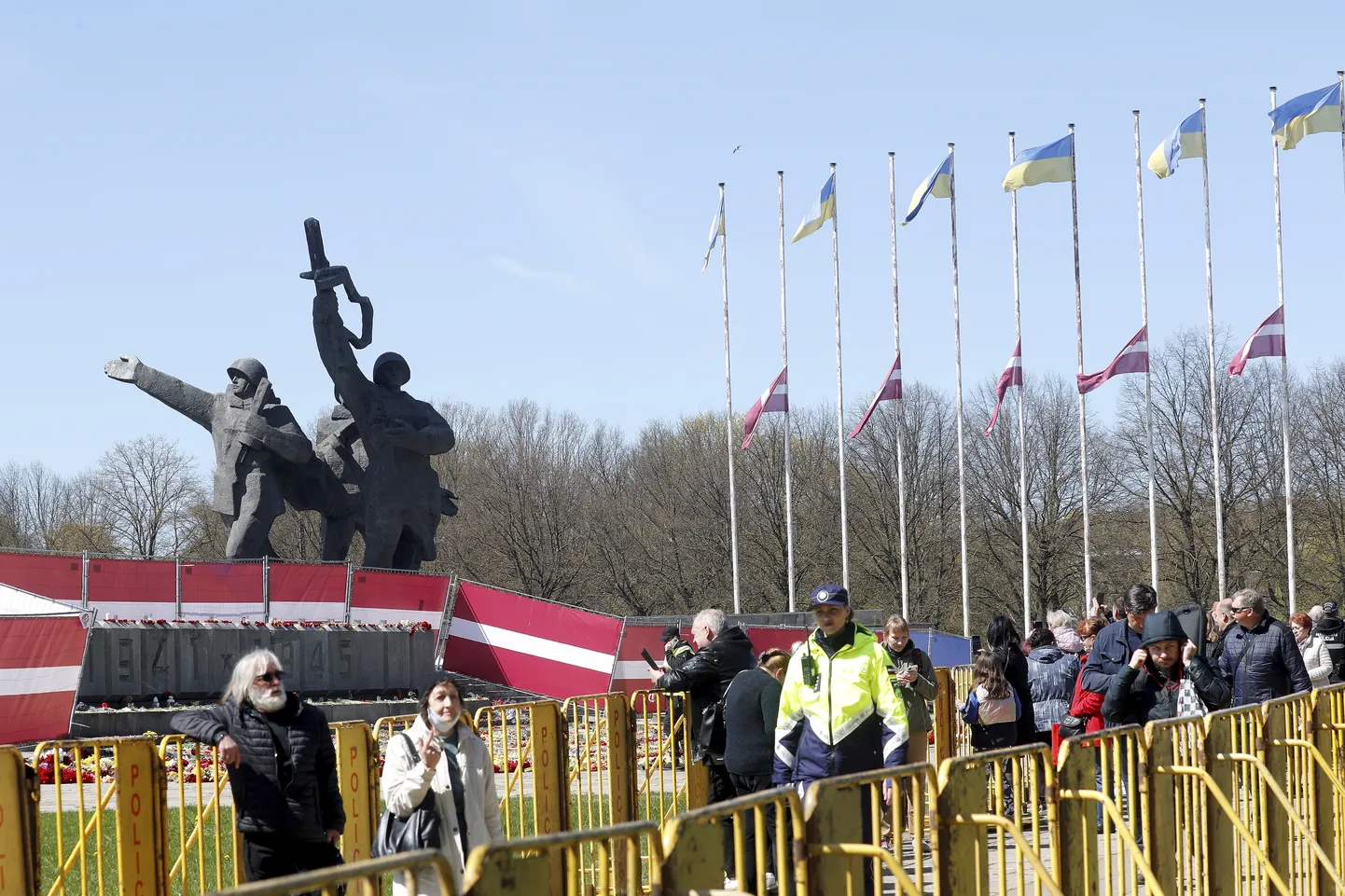 Советский монумент в Риге.