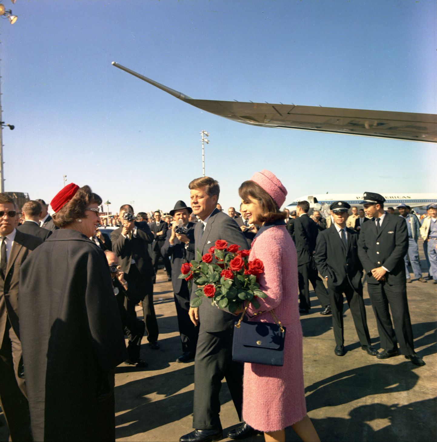 John Kennedy ja Jacqueline Kennedy Dallase lennuväljal