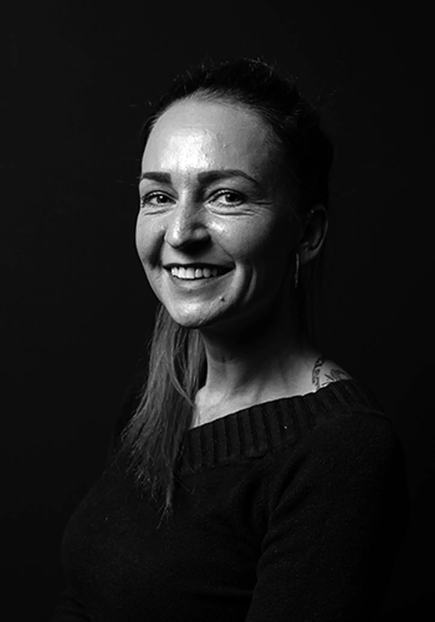 Rakvere teatri grimeerija Maret Kongi, kes tuntud ekstravagantsete peakatete ja efektse (lava)meigi loojana, nimetab kevadsuvise meigi märksõnadena loomulikkust ja värskust.