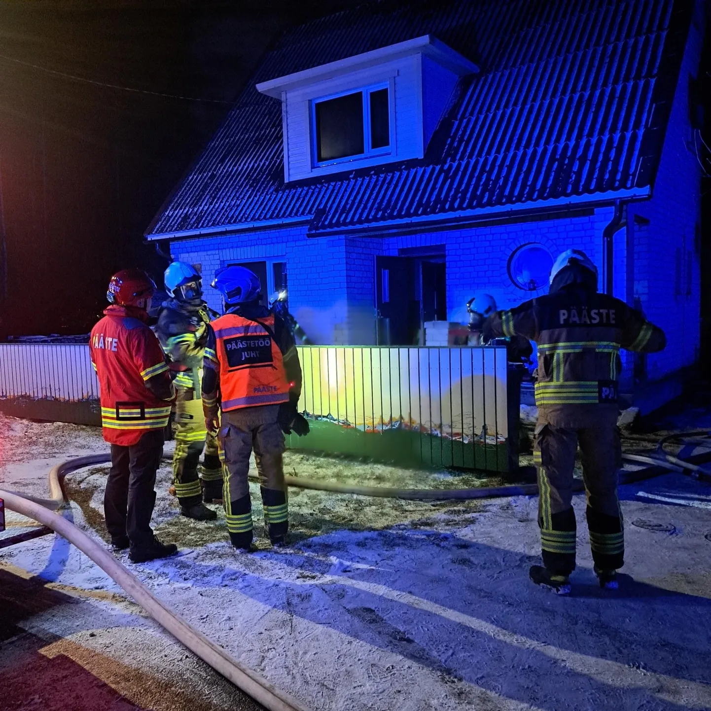 70 protsenti hoonest hävis tules.