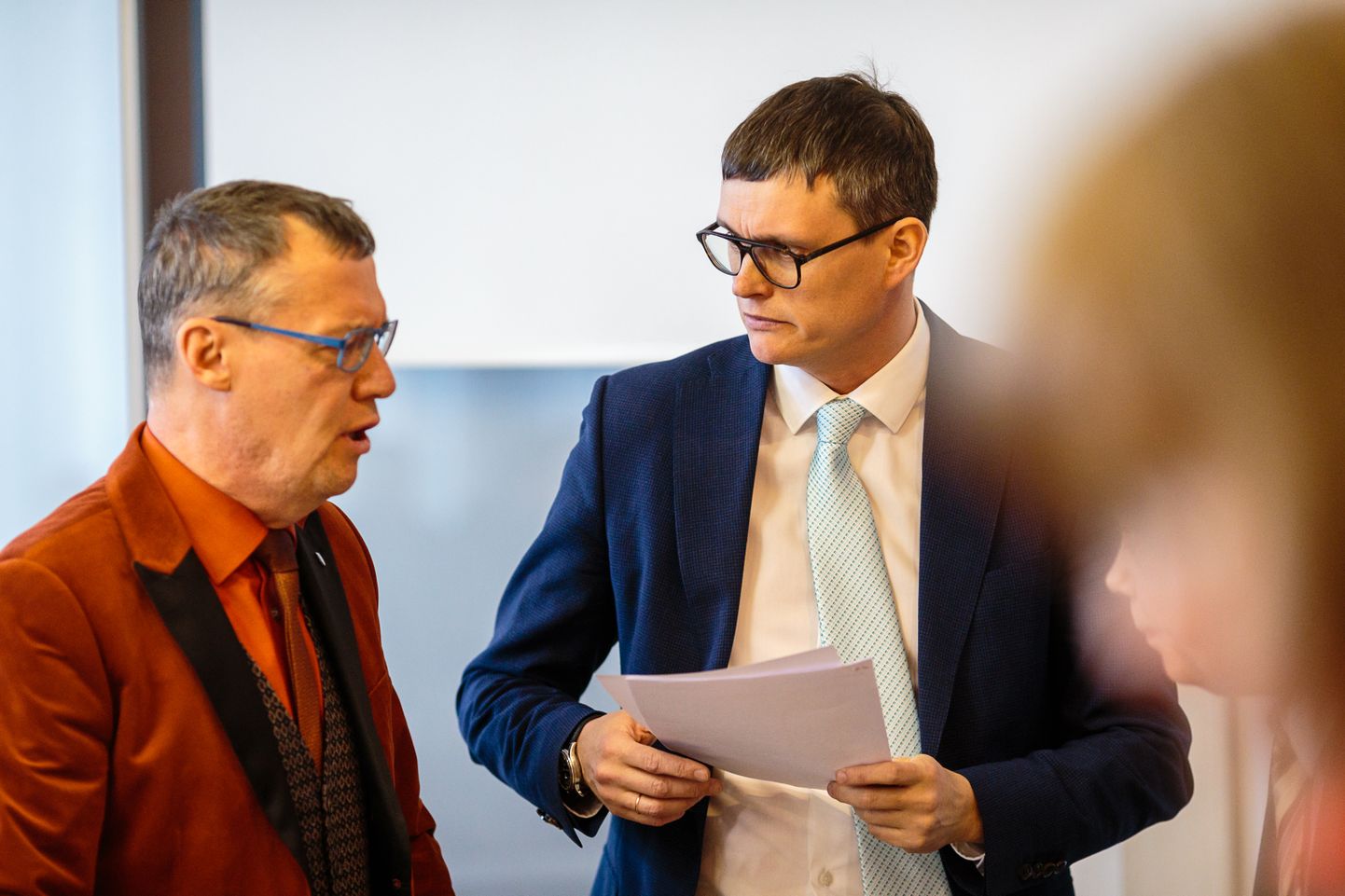 Tarmo Tammiste (vasakul) ei sobinud Narva linnapeaks praegusele volikogu enamusele põhjendusel, et ta toetas Narva Vaba Lava etendust ning ta vahetati välja Aleksei Jevgrafovi vastu.