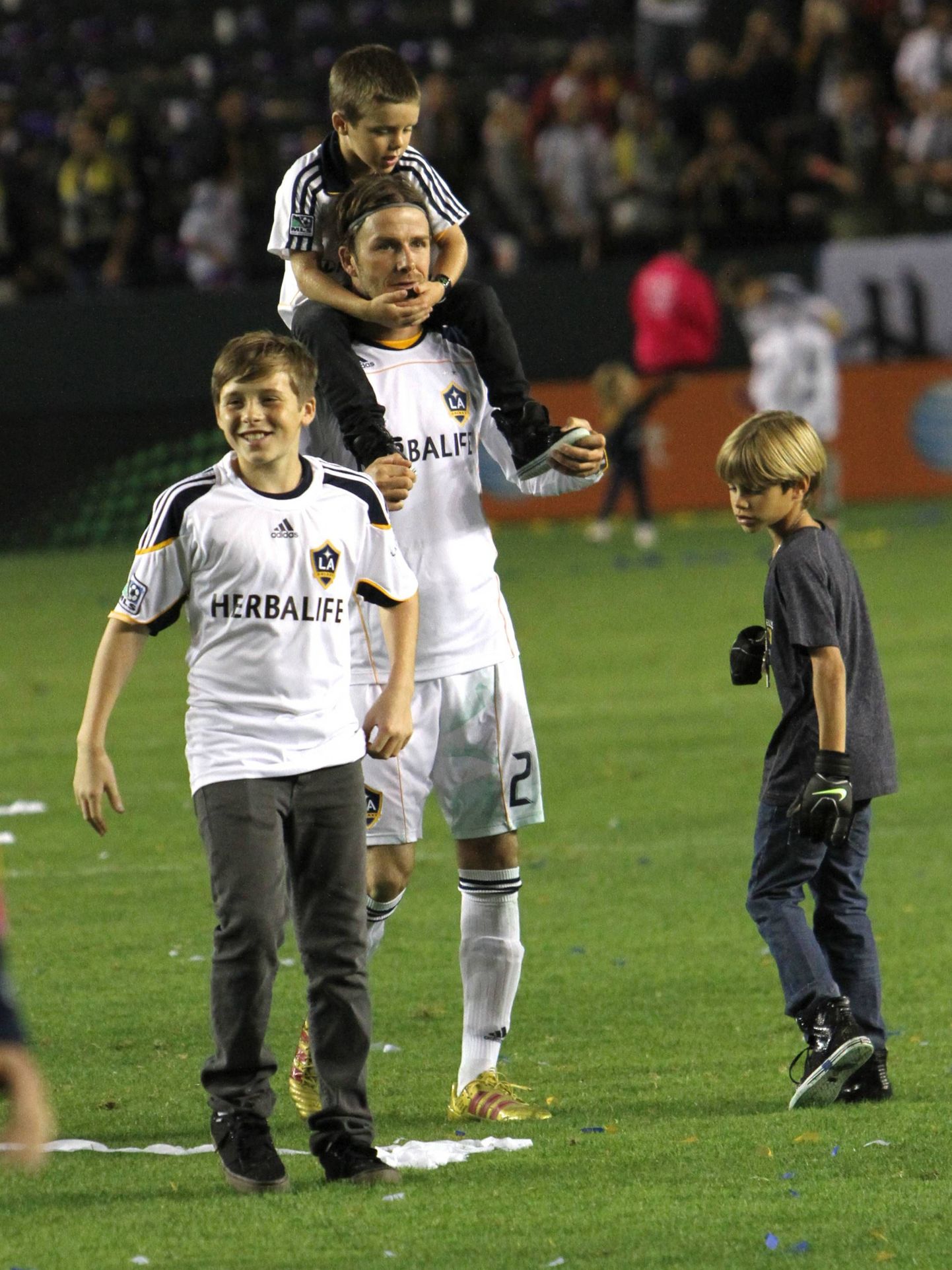 David Beckham oma poegadega.
