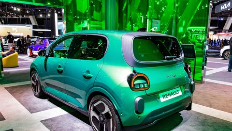 Kallis kütus lükkab eurooplasi elektriautode poole. Eestis toimub muutus palju aeglasemalt