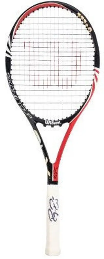 Roger Federeri reket, mis müüdi 46 000 euro eest.