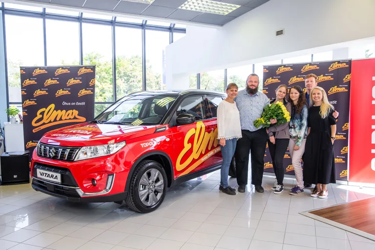 Raadio Elmar loosis kuulajamängus osalejate vahel välja sõiduauto Suzuki Vitara. Võtitjaks osutus Taavi Tiitsu.