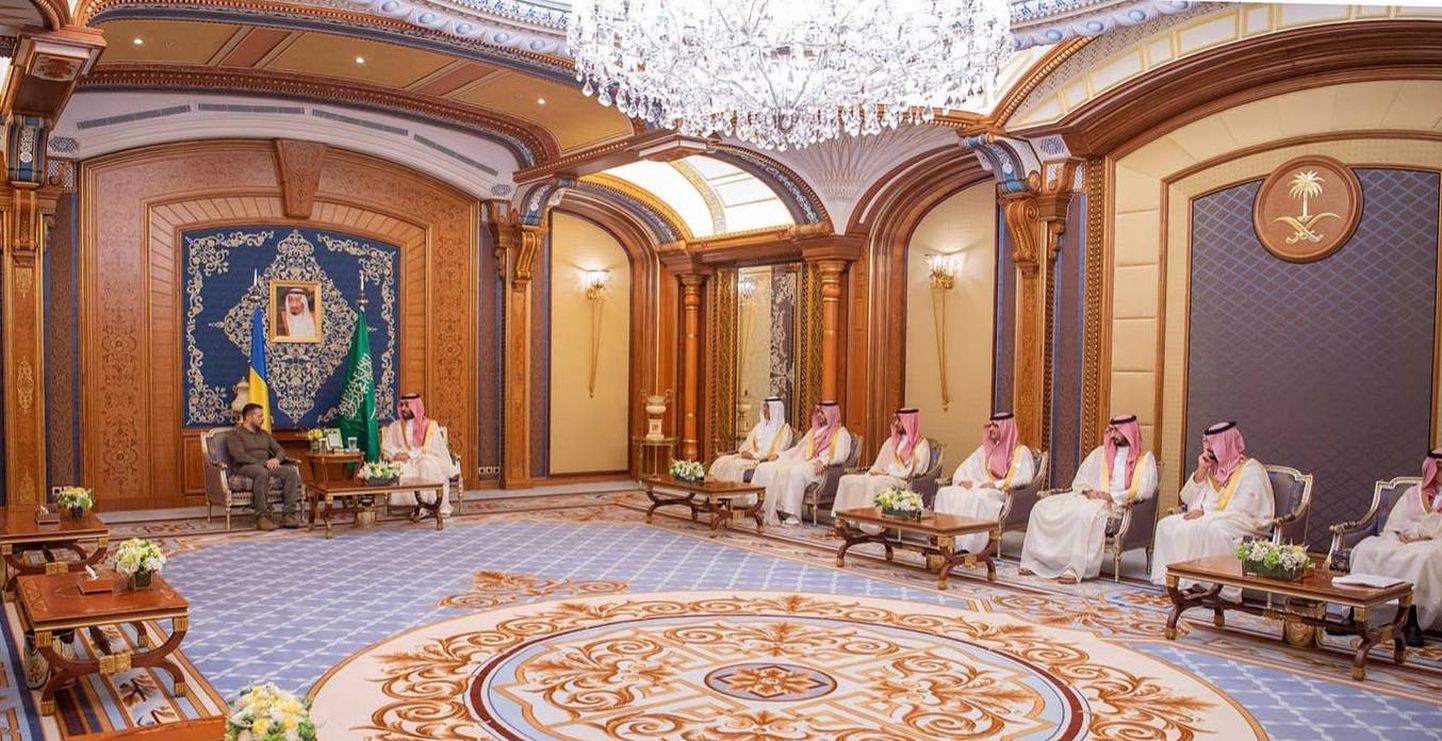 Ukraina president Volodõmõr Zelenskõi kohtumisel Saudi Araabia kroonprintsi Mohammed bin Salmaniga.
