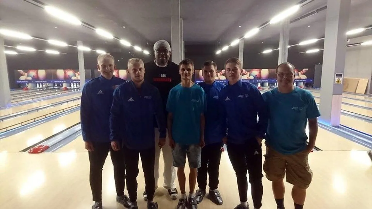 Eesti eriolümpia 3x3-korvpalli meeskond kohtus turniiril Šveitsis NBA legendi Sam Perkinsiga. Kuulsusega ei trehvatud siiski mitte korvpalliväljakul, vaid hoopis boolingusaalis.