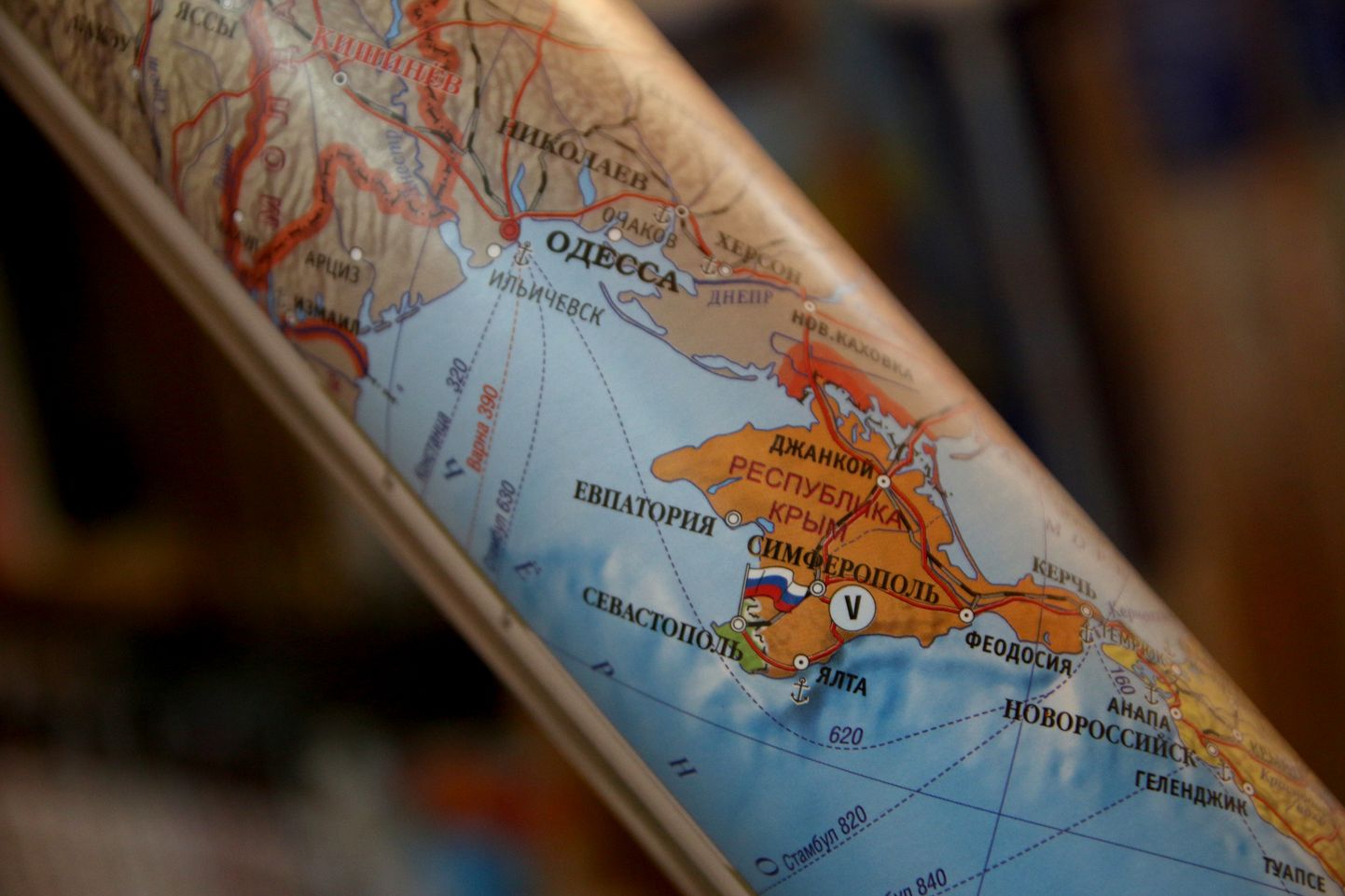Krimmis müüdav kaart, kus poolsaart kujutatakse Venemaa osana.