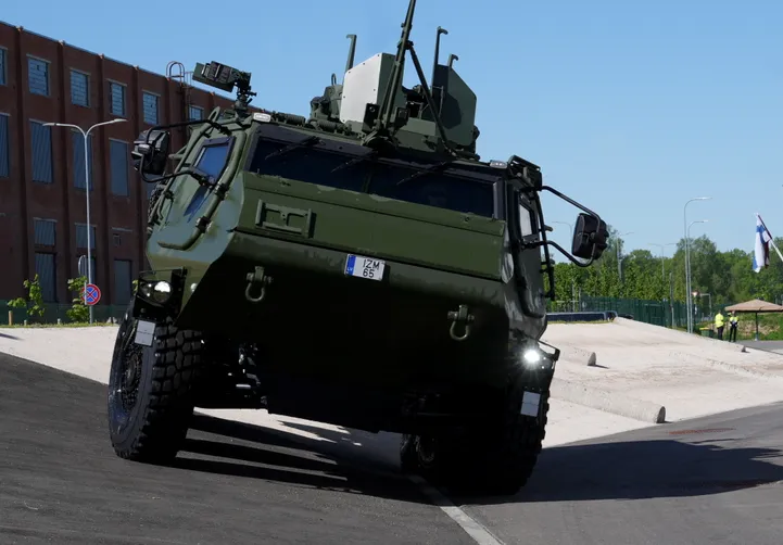 Läti annab Ukrainale tuliuued Patria soomukid, kuid sellega võib ...