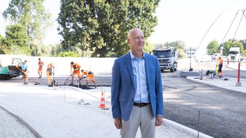 Vabaduse puiestee ristmik jääb autodele kitsamaks