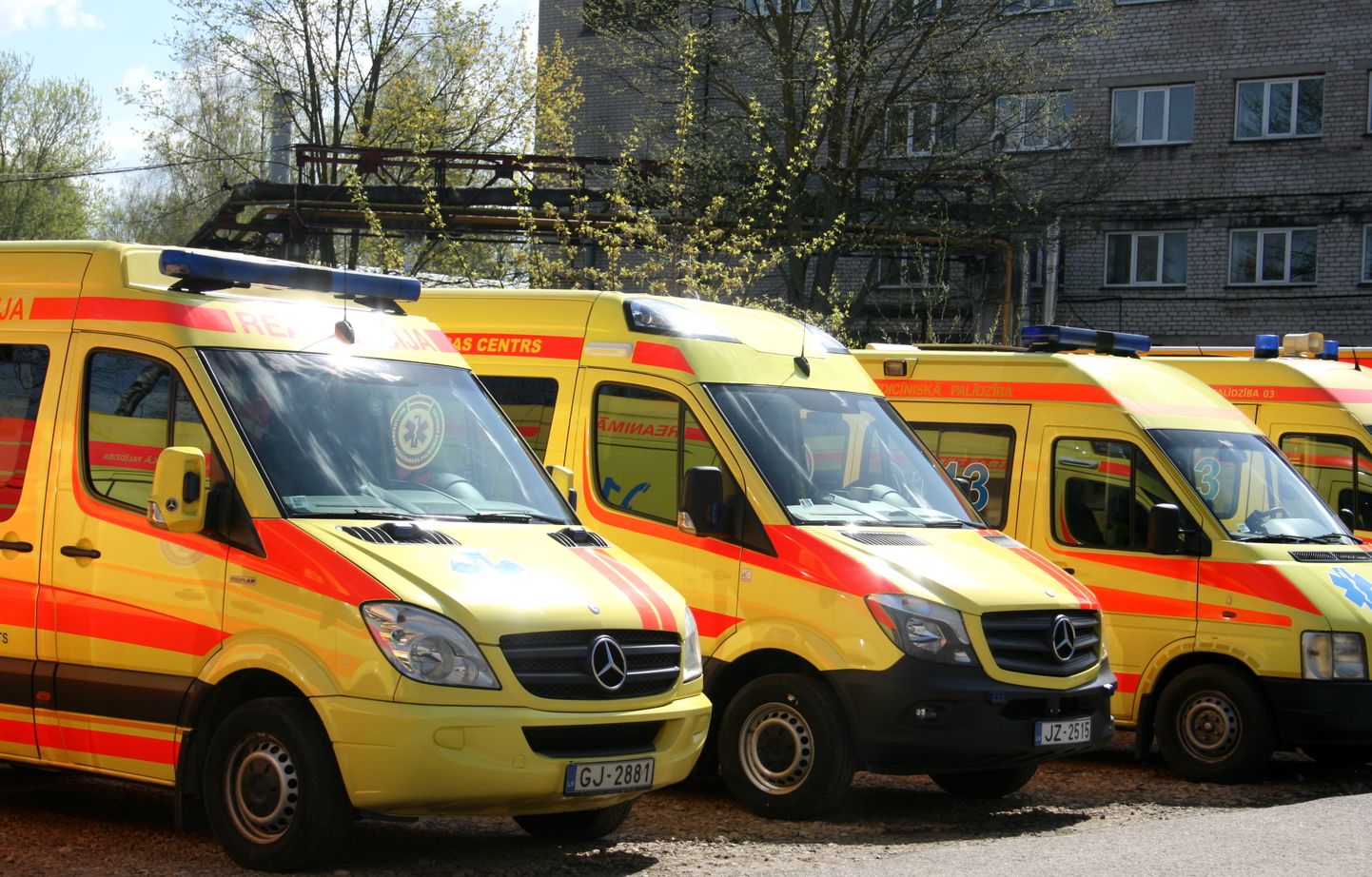 Neatliekamās medicīniskās palīdzības dienesta (NMPD) automašīnas; ilustratīvs attēls.
