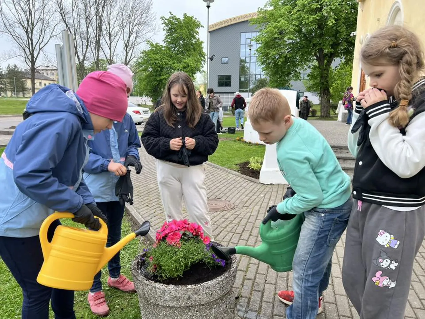Kohtla-Järve loomemaja lapsed tegid linna juubeliks 80 kaarti ja ...