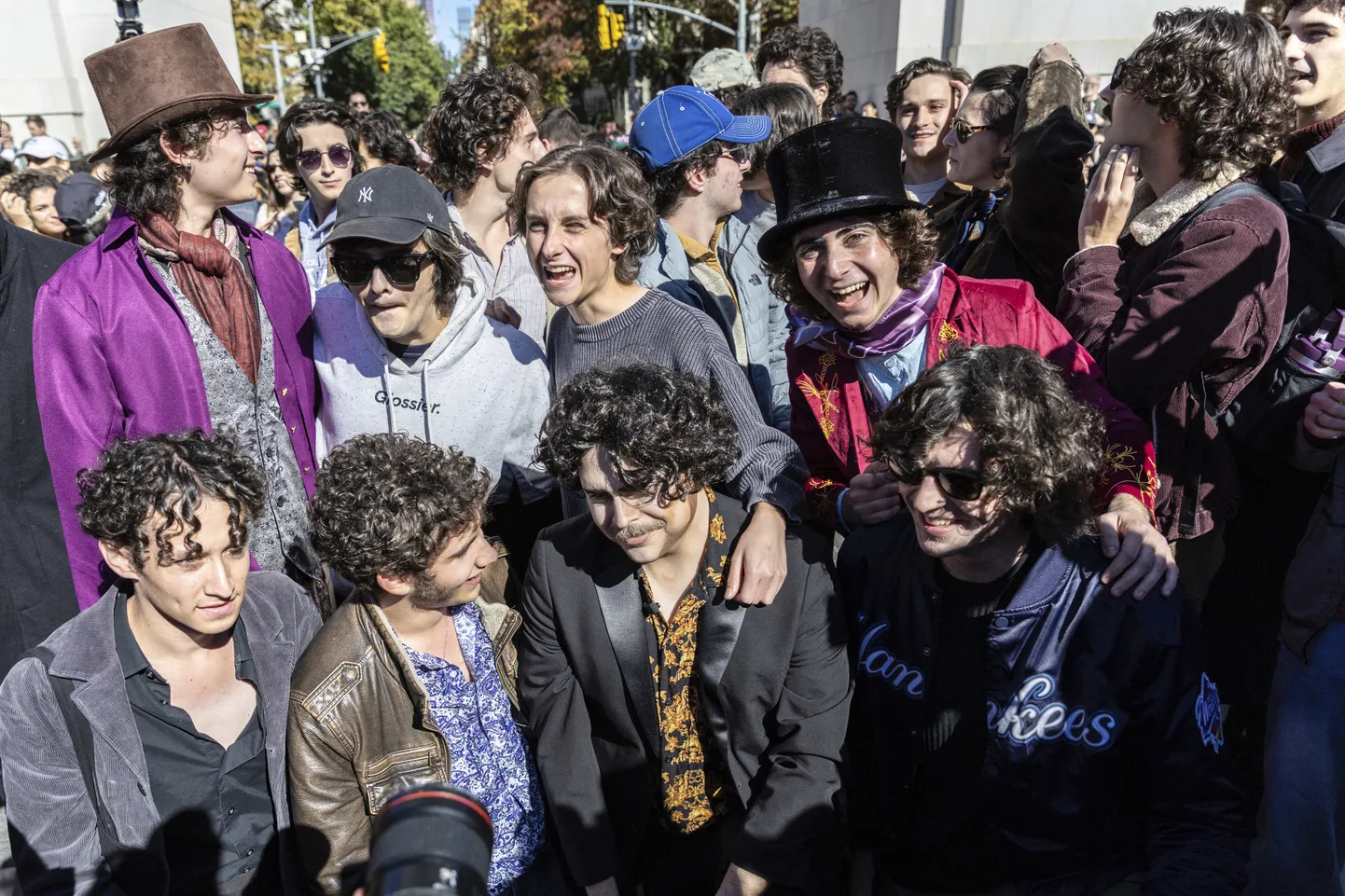 Manhattani tänavatel korraldati Timotheé Chalamet' auks võistlus, mille eesmärk oli selgitada, kes näeb kõige rohkem välja nagu 28-aastane hurmur. Kohale saabus politsei.