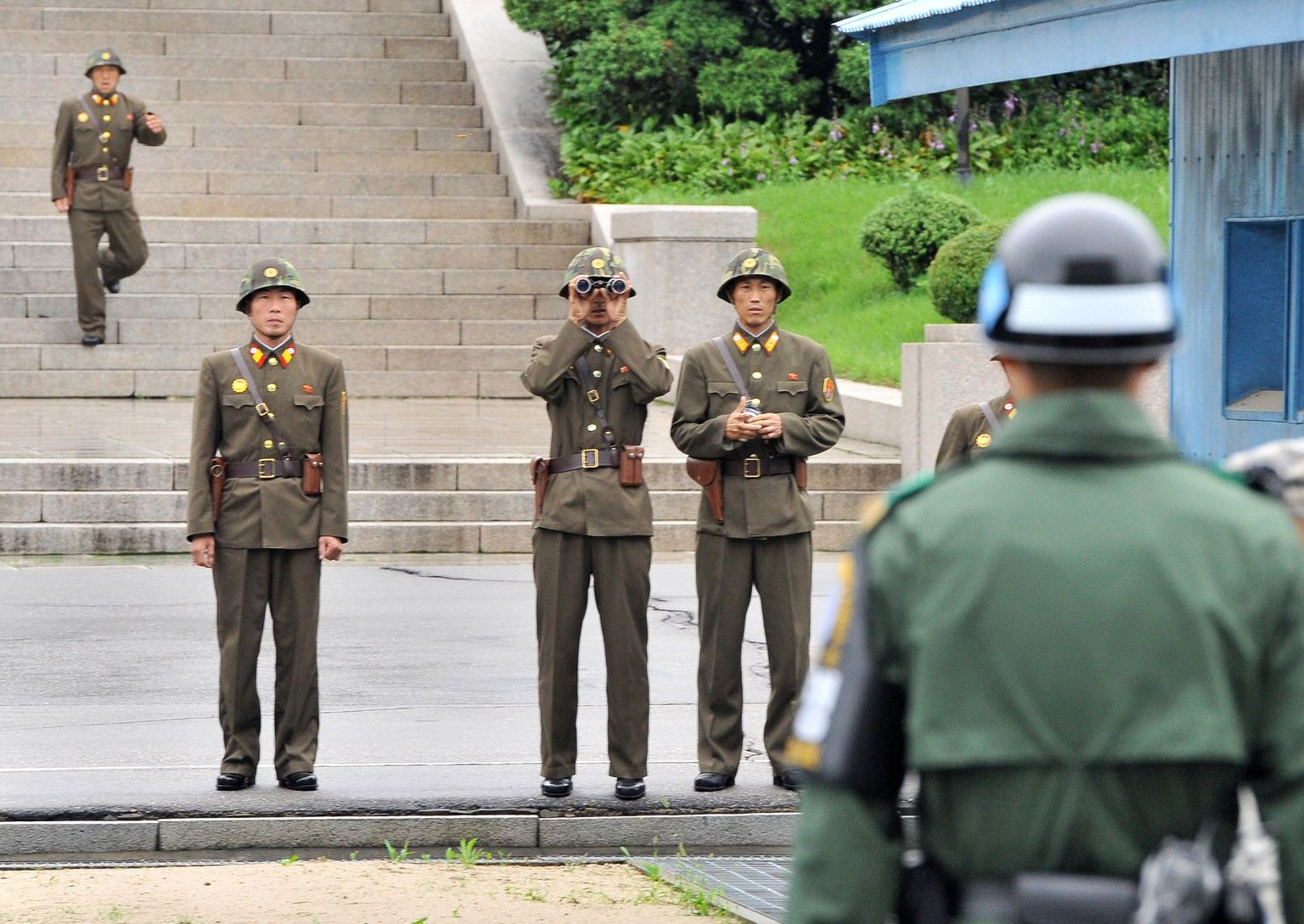 Sõdurid kahe Korea vahelisel piiril.