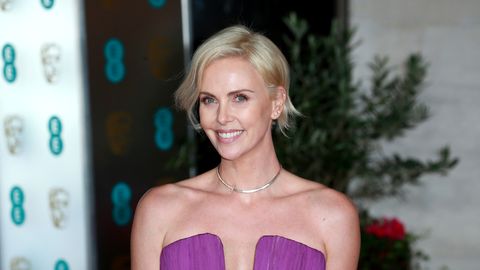 50-aastase Charlize Theroni välimus kohutas fänne: «Mis temaga juhtunud on?»