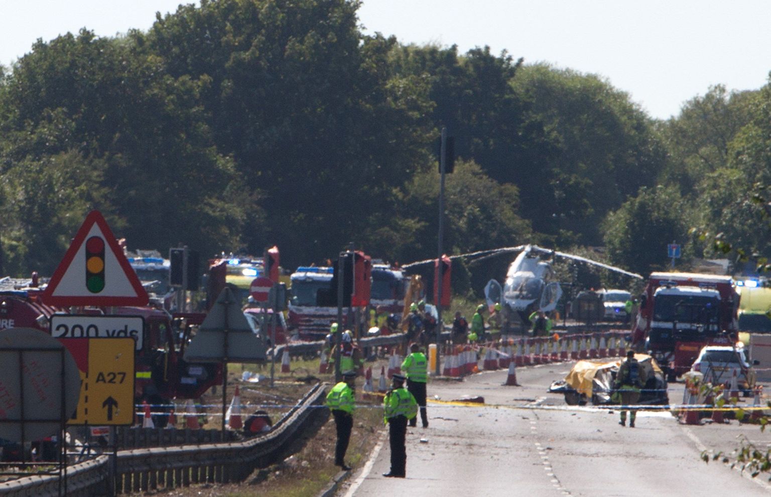 Inglismaal kukkus lennušõul lennuk maanteele, hukkus seitse inimest