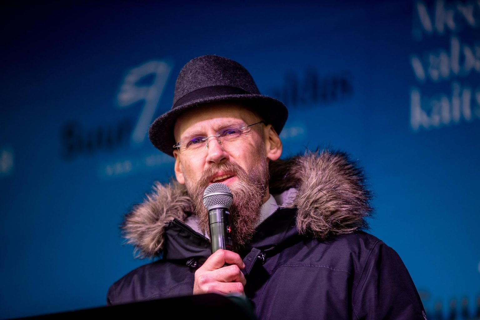 Varro Vooglaid Sihtasutuse Perekonna ja Traditsiooni Kaitseks meeleavaldusel Tallinnas Vabaduse väljakul 23. oktoobril.