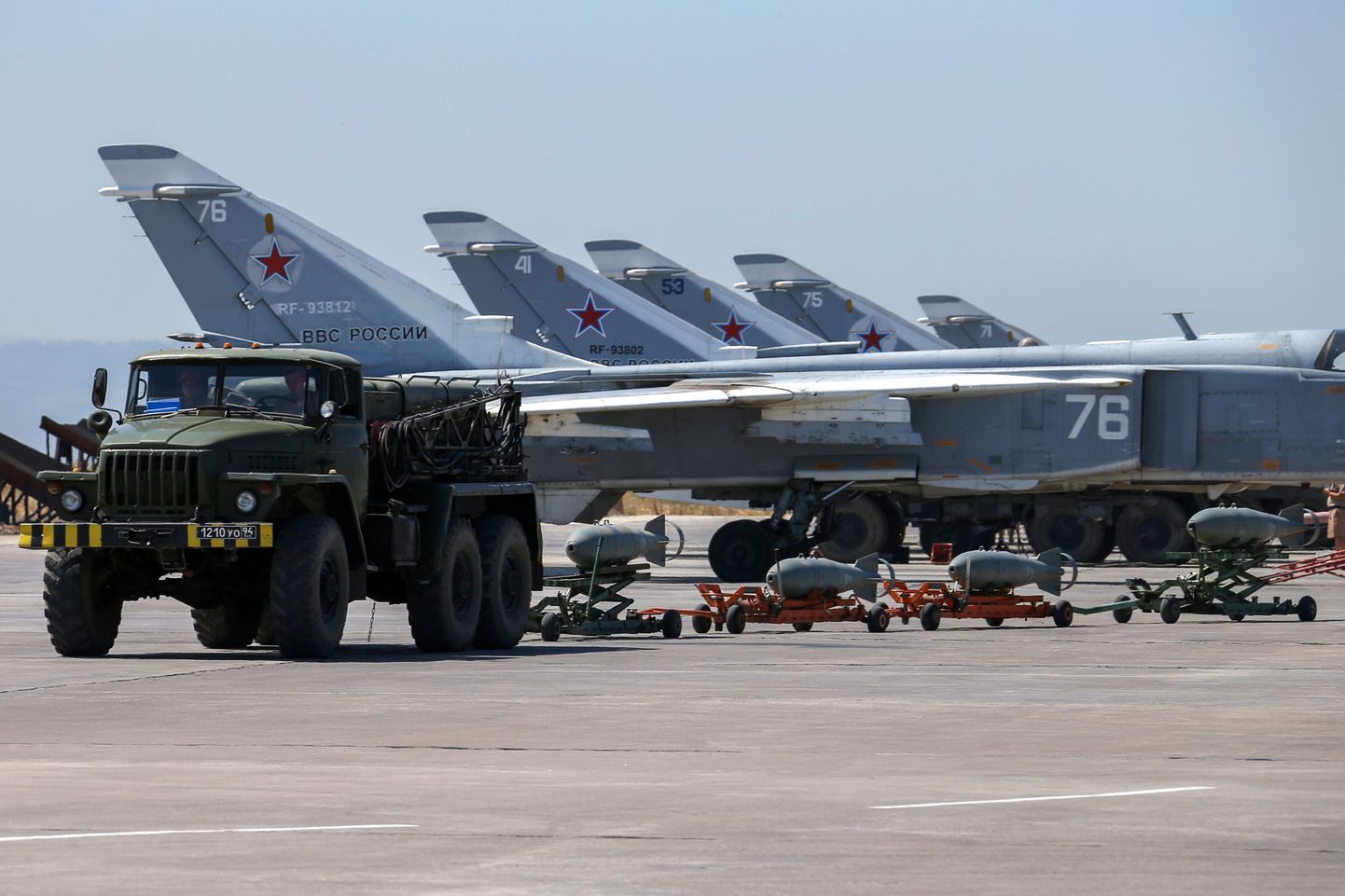 Vene sõjalennukid Süürias asuvas Hemeimeemi õhuväebaasis.