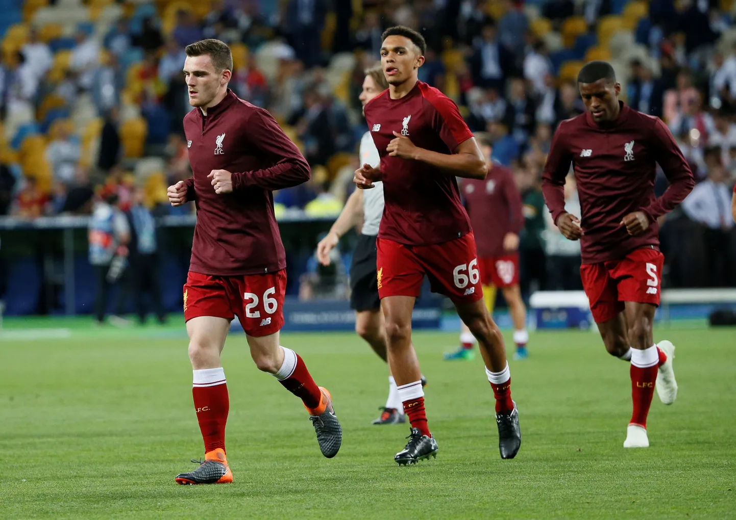 Andrew Robertson (vasakul)  ja Trent Alexander-Arnold (keskel).