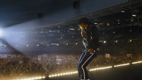 MICHAEL JACKSON TEGUTSEB JÄLLE ⟩ Popstaar vallutas üle pika aja edetabeli