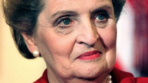 Madeleine Albright hoiatas oma raamatus: fašism marsib harva dramaatiliselt lavale