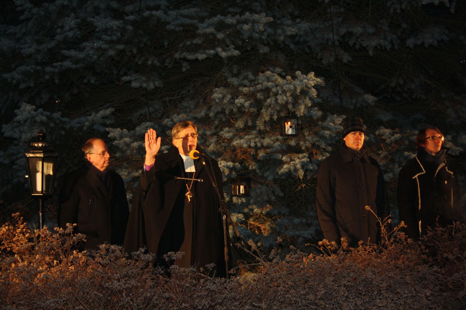Üle-Eestilise jõulurahu kuulutas Jõgeval välja EELK Tartu piiskop Joel Luhamets