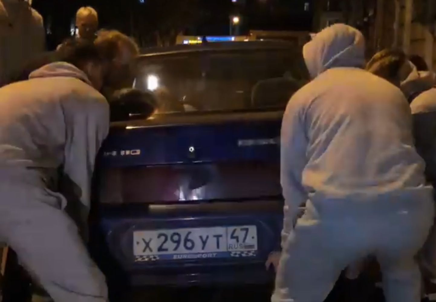 Kalev/Cramo mehed kehastusid Peterburis olude sunnil autoteisaldajateks.