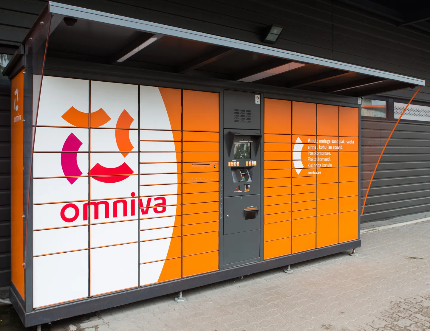 Omniva pakiautomaadid.
