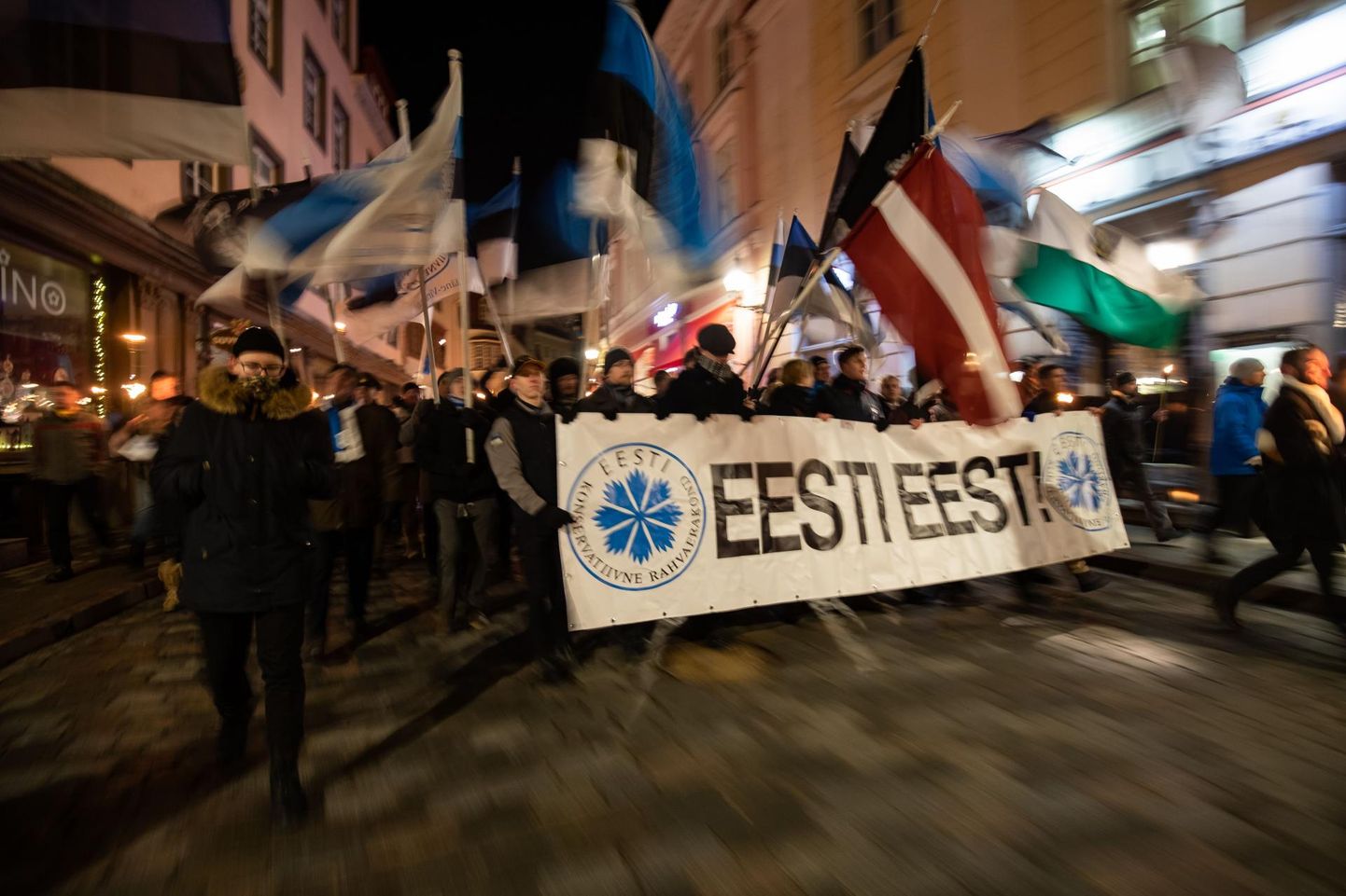 EKRE on tähelepanu pälvinud muu hulgas suurte tõrvikurongkäikudega Eesti Vabariigi aastapäeva puhul. 