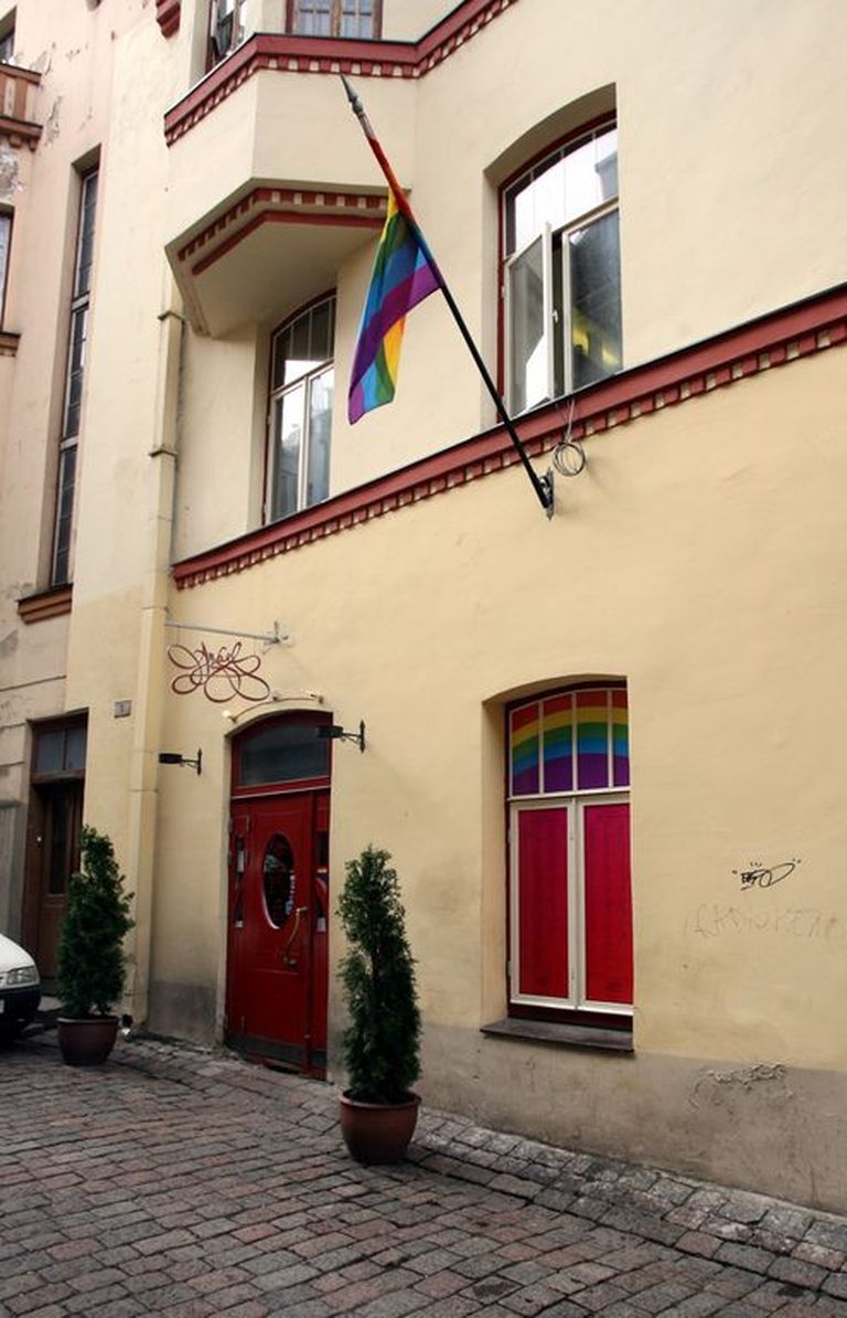 Здесь раньше находился легендарный гей-клуб Angel на улице Сауна в Таллинне