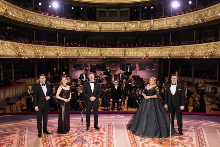 Gadumijas koncerts operā