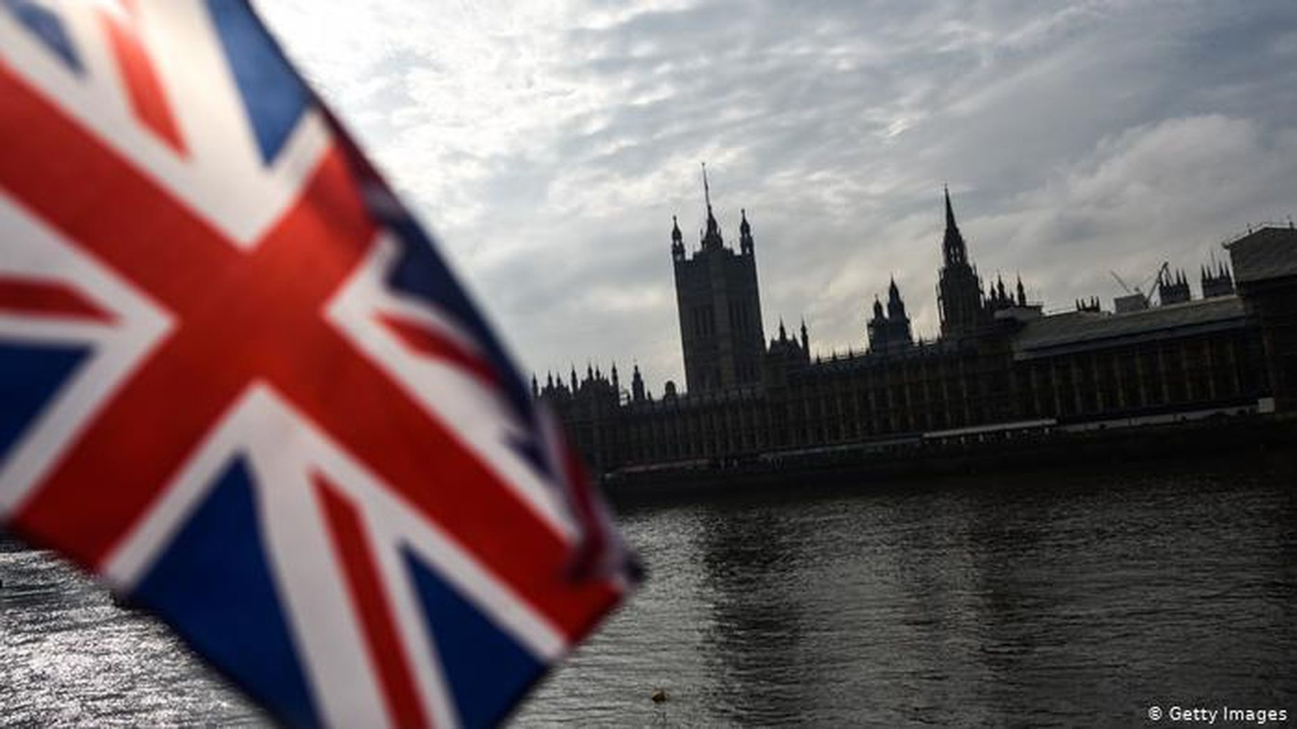 Угрозы великобритании. Флаг Великобритании в парламенте. Правительство Великобритании. Великобритания санкции. Британия и Россия.