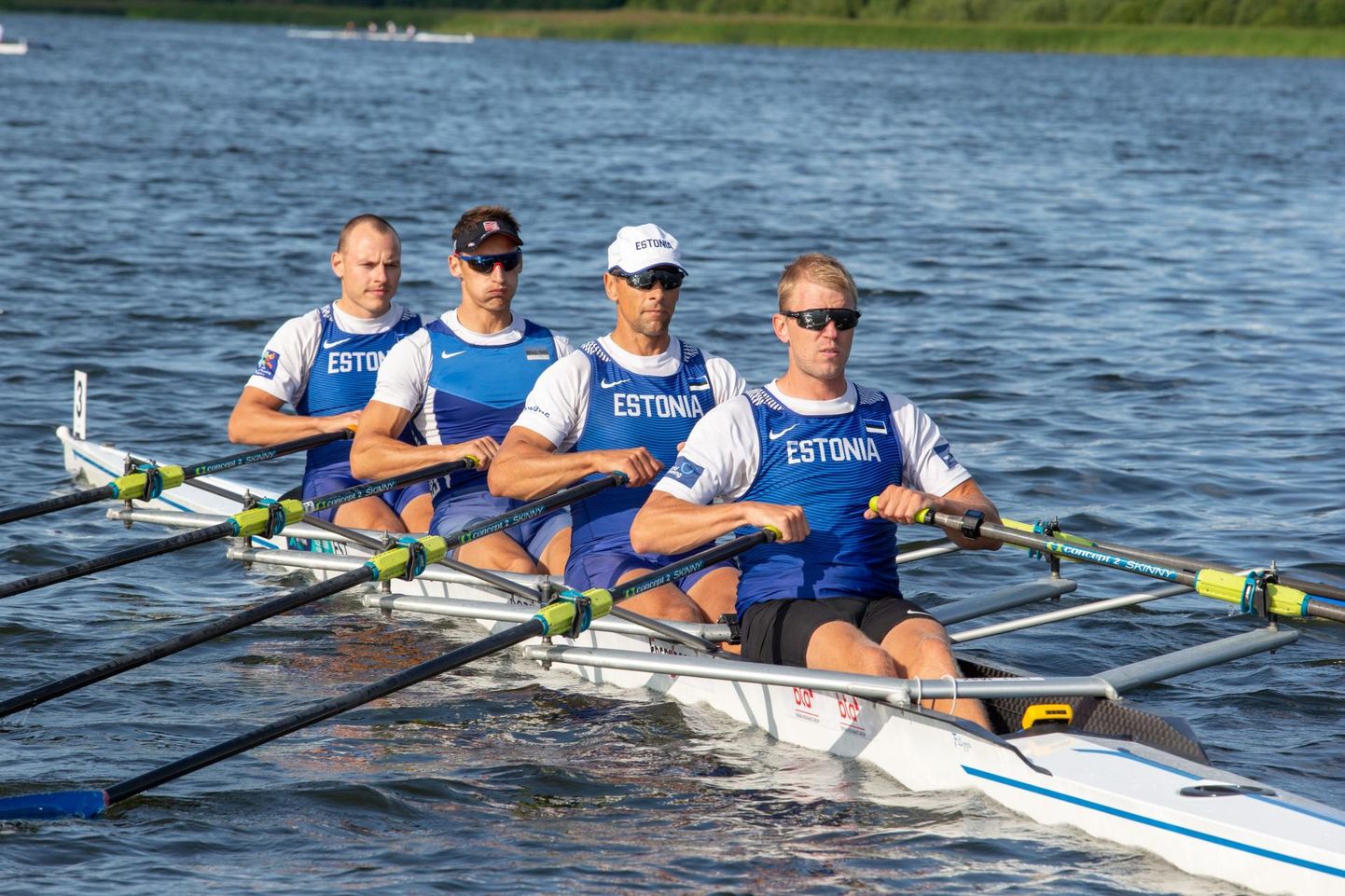 Viljandi järvel peetud Eesti sõudmise meistrivõistlustel said kohalikud sportlased neli kuldmedalit.