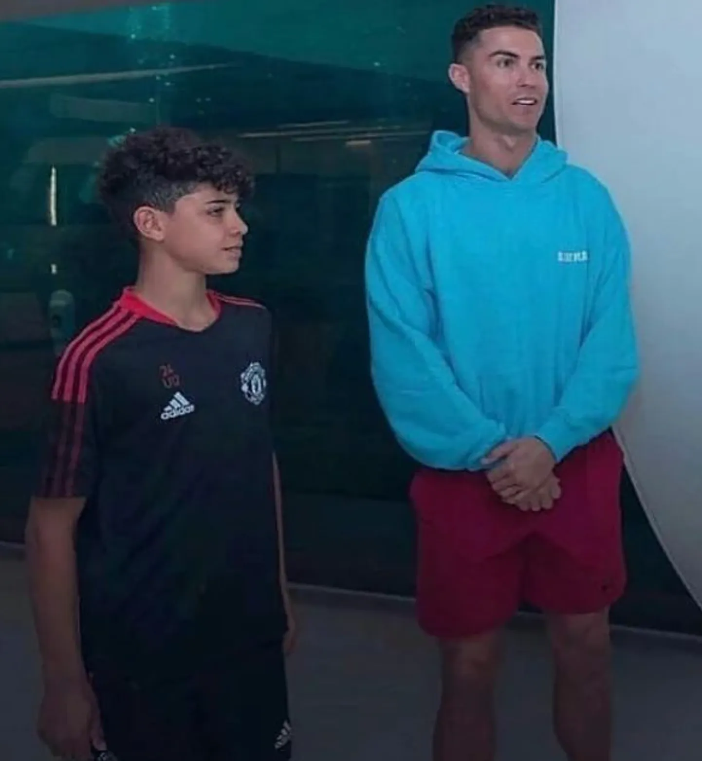 Cristiano Ronaldo juunior koos isaga.
