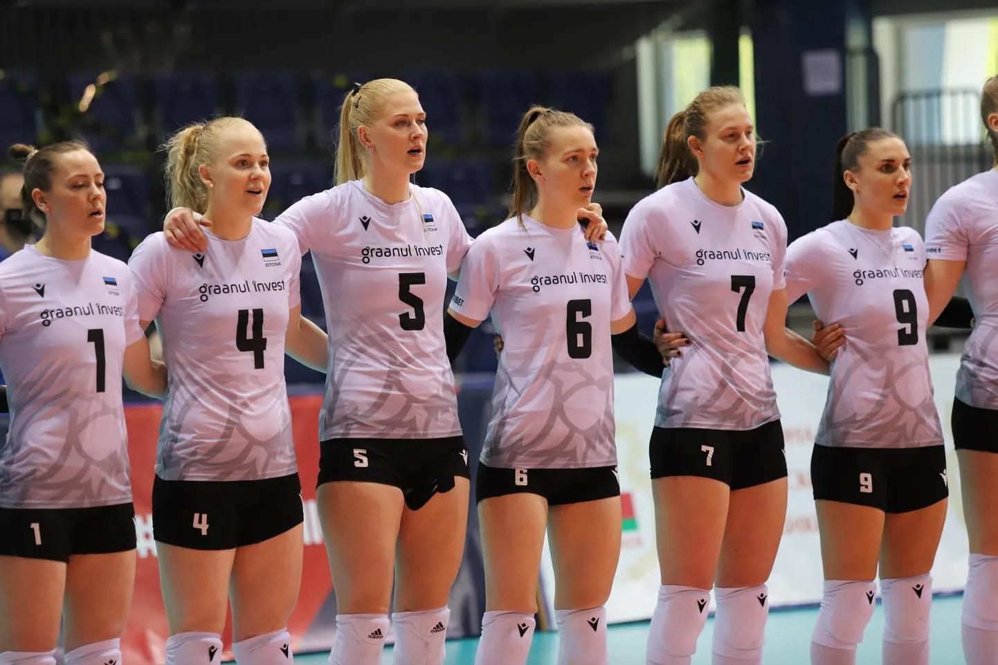 Läinud nädalal heitles Eesti rahvusnaiskond Valgevenes Minskis pääsu eest EM-finaalturniirile. See uks jäi tänavu suletuks. Niisamuti teatas Viljandist pärit Anu Ennok (number 9) koondisekarjääri lõpetamisest.