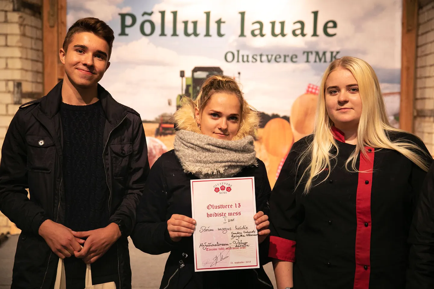 Parima magusa hoidise ehk ahjuõunakreemi valmistasid Vahur Aasküla, Sandra Salumets ja Brigitta Kõressaar.