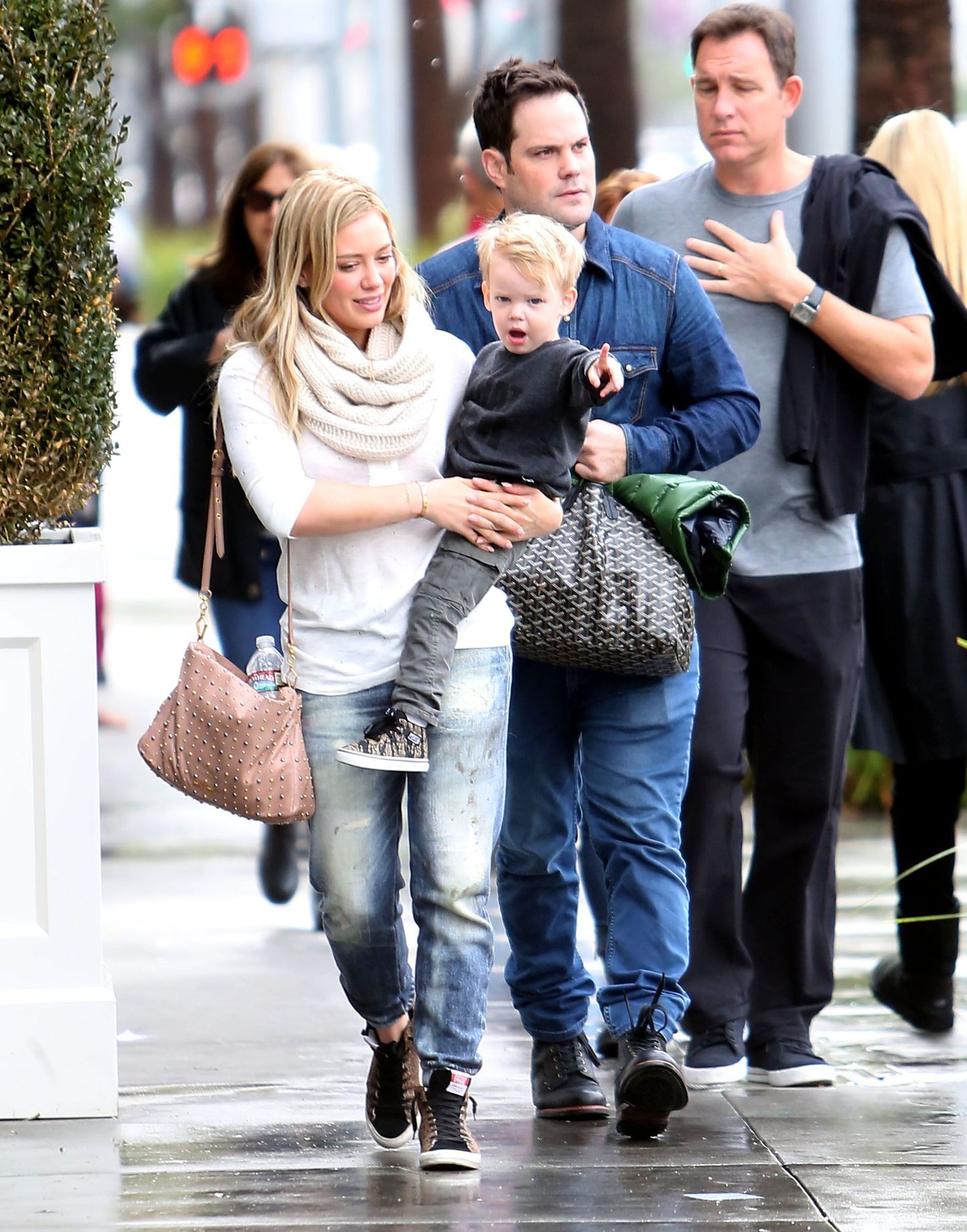 Hilary Duff, Mike Comrie ja poeg Luca