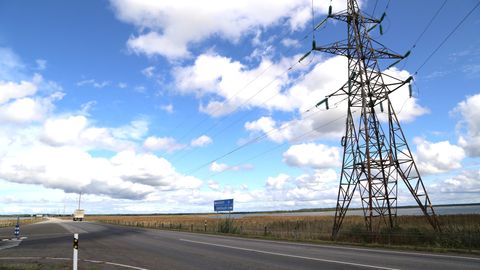 Elering võtab väinatammilt elektriliini masti maha