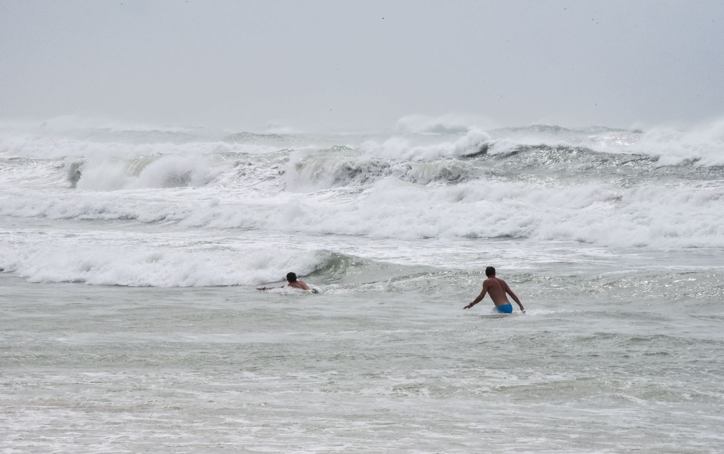 Tugevad lained võivad olla ohuks ka kogenud ujujatele.