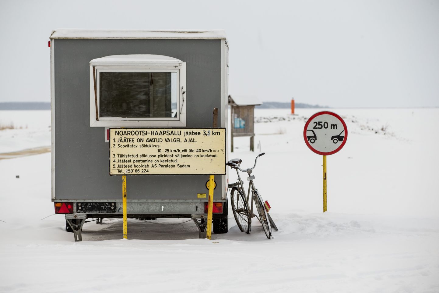Haapsalu-Noarootsi jäätee. Külmal talvel võidakse just Läänemaa esimeste seas vooluvõrgust välja lülitada.