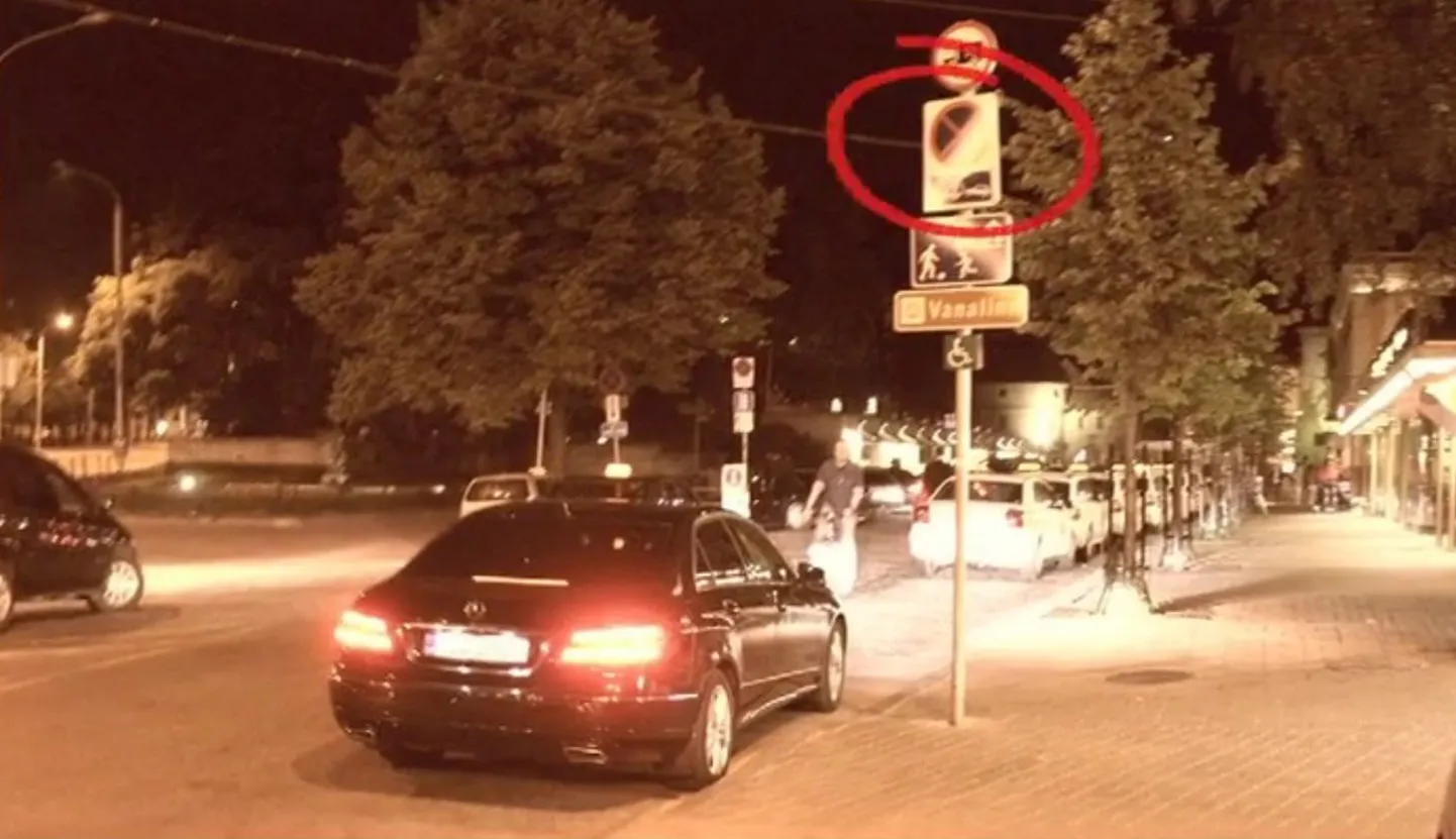 Edgar Savisaare auto valesti pargitult.
