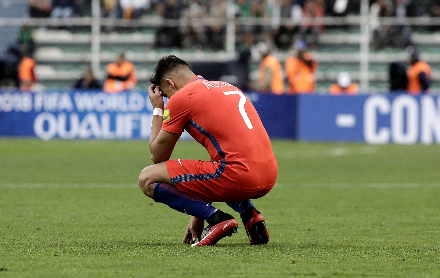 Alexis Sanchez ei pruugi koos koondisekaaslastega MMile jõuda.
