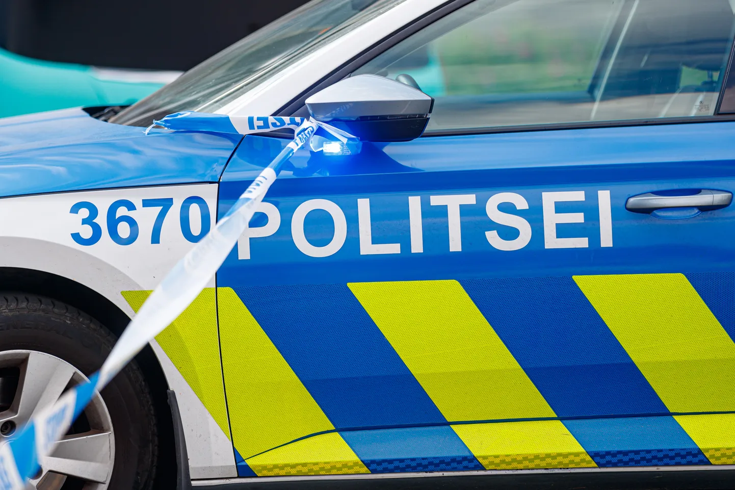 Politseipatrull asus kirjeldusele vastavat meest otsima ja kontrollis Kalda teel asuvat korterit, kus õnnestuski kinni pidada 22-aastane mees, keda kahtlustatakse rünnaku toimepanekus. Foto on illustratiivne.
